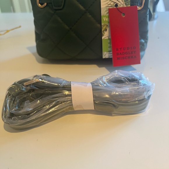 Badgley Mischka Mini Diamond Quilted Tote - Picture 12 of 12